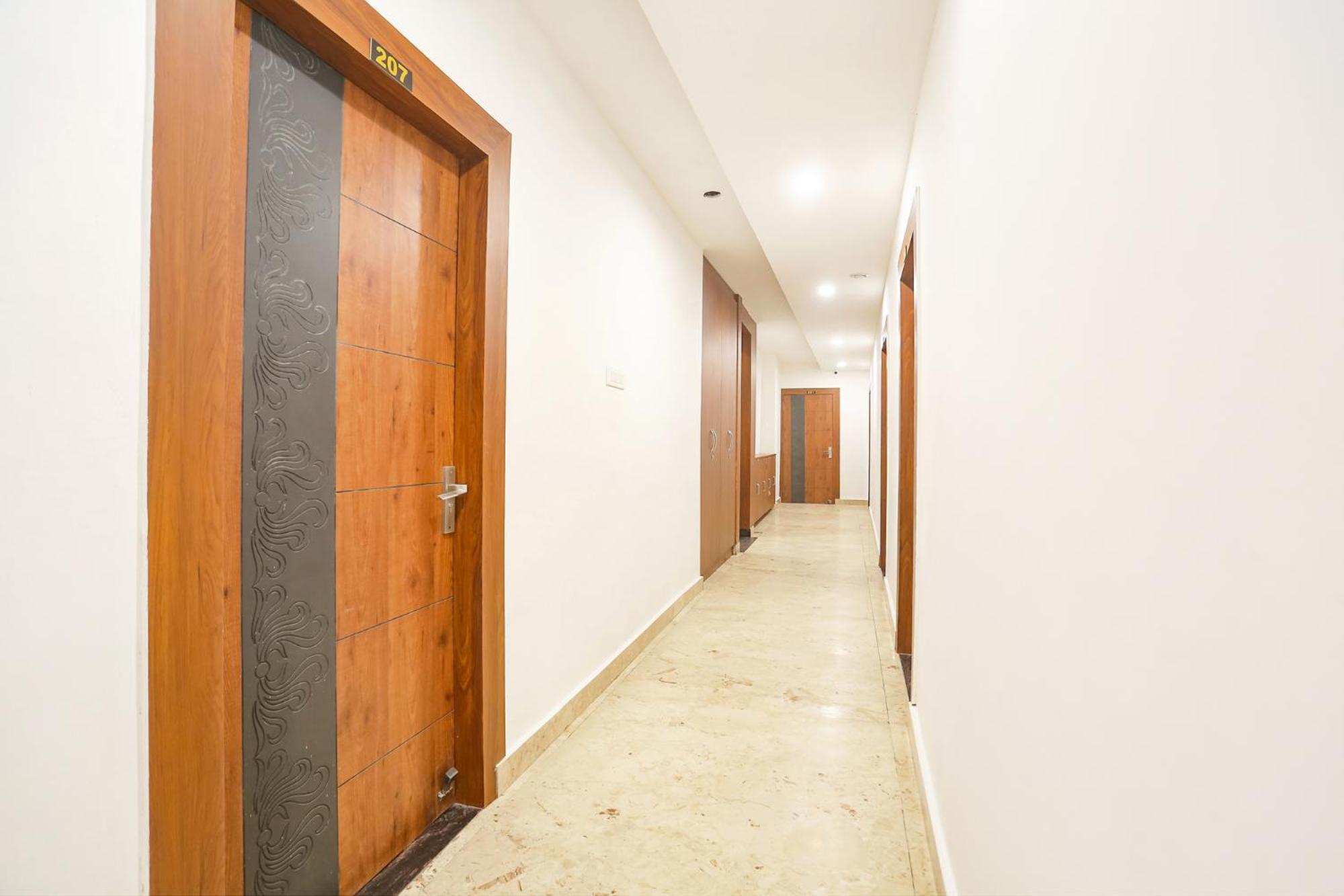Fabhotel Hari Kunj 900 M From Kashi Vishwanath Temple Варанасі Екстер'єр фото